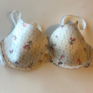 36C Victoria’s Secret bra lined